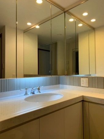 美しさと使いやすさを兼ね備えた洗面化粧台に 美しさと使いやすさを兼ね備えた洗面化粧台に